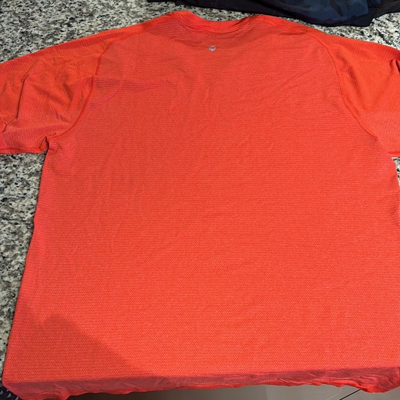 Metal vent tech shirt - Picture 2 of 3